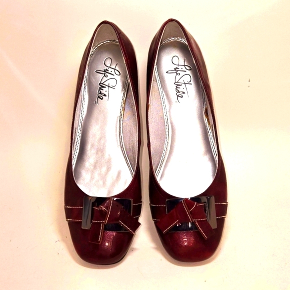 Life Stride Women's Leather Loafer Slip On Shoe Size 9 Burgundy Buckle Bow EUC - Picture 8 of 10